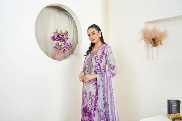 How to Style a Tweed Skirt for a Professional Meeting in Edinburgh?